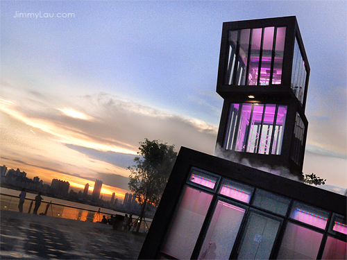 觀塘海濱花園 (Kwun Tong Promenade)