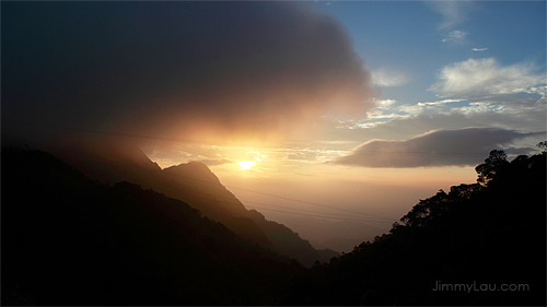 陰那山雲彩