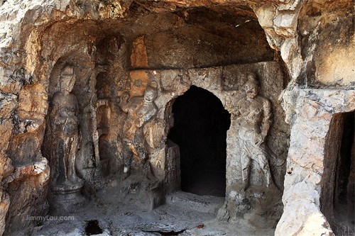 龍門石窟(Longmen Grottoes)