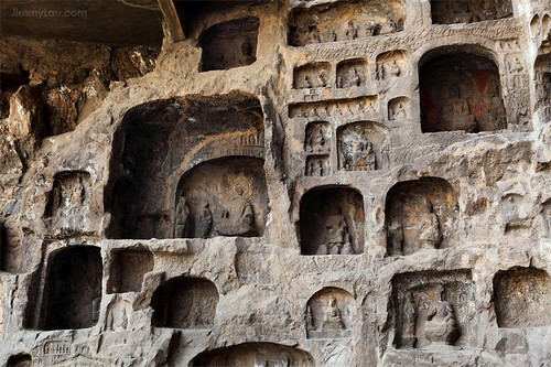 龍門石窟(Longmen Grottoes)