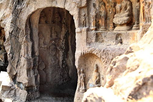 龍門石窟(Longmen Grottoes)