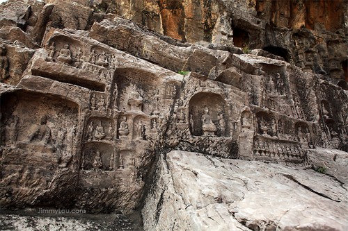 龍門石窟(Longmen Grottoes)