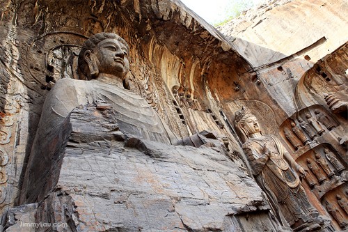 龍門石窟(Longmen Grottoes)