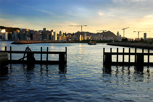 觀塘海濱花園 (Kwun Tong Promenade)