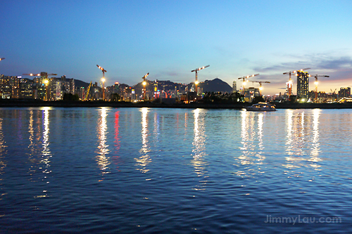 觀塘海濱花園 (Kwun Tong Promenade)