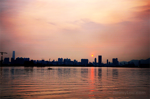 觀塘海濱花園 (Kwun Tong Promenade)