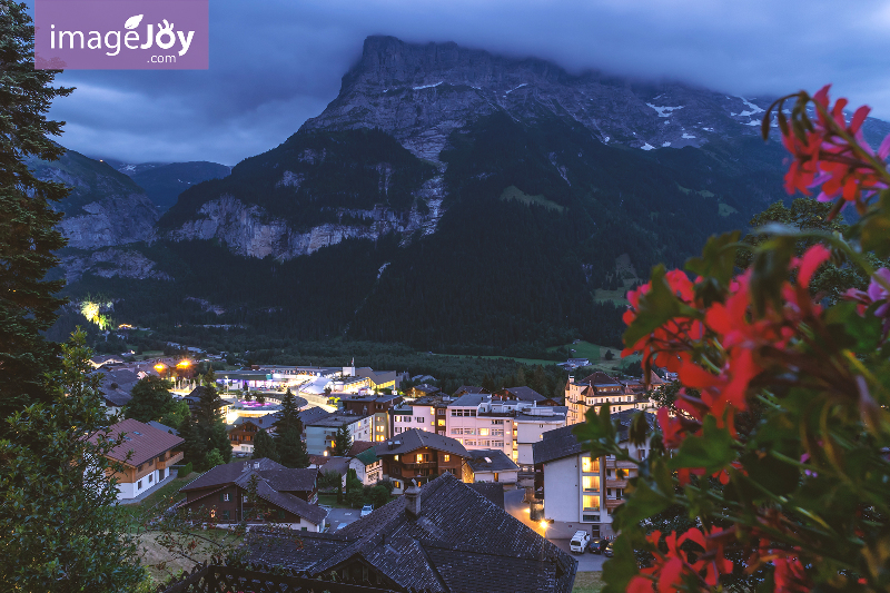 格林德瓦(Grindelwald)小鎮夜景