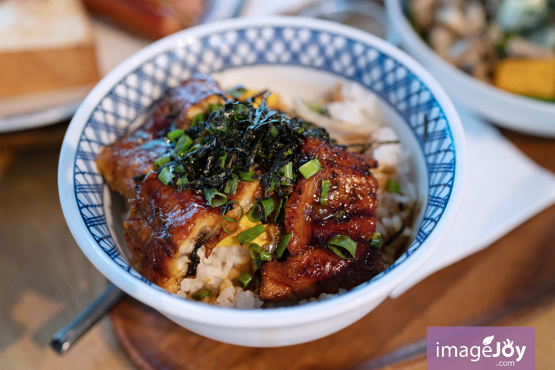 蒲燒三層鰻魚滑蛋飯